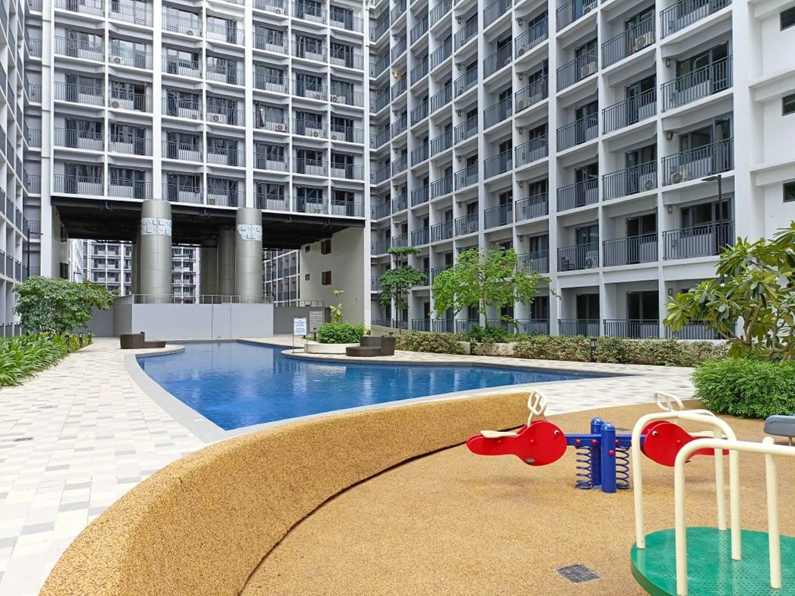 Home Away From Home Manila Esterno foto