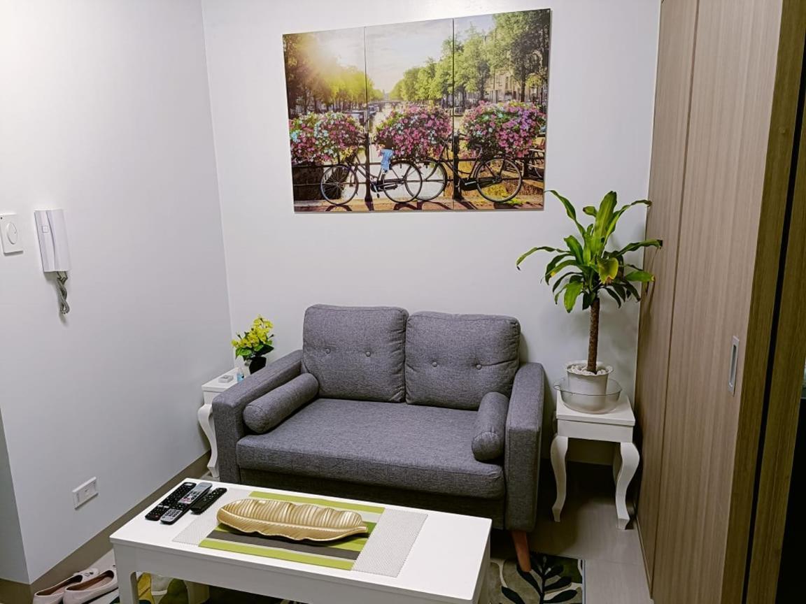 Home Away From Home Manila Esterno foto